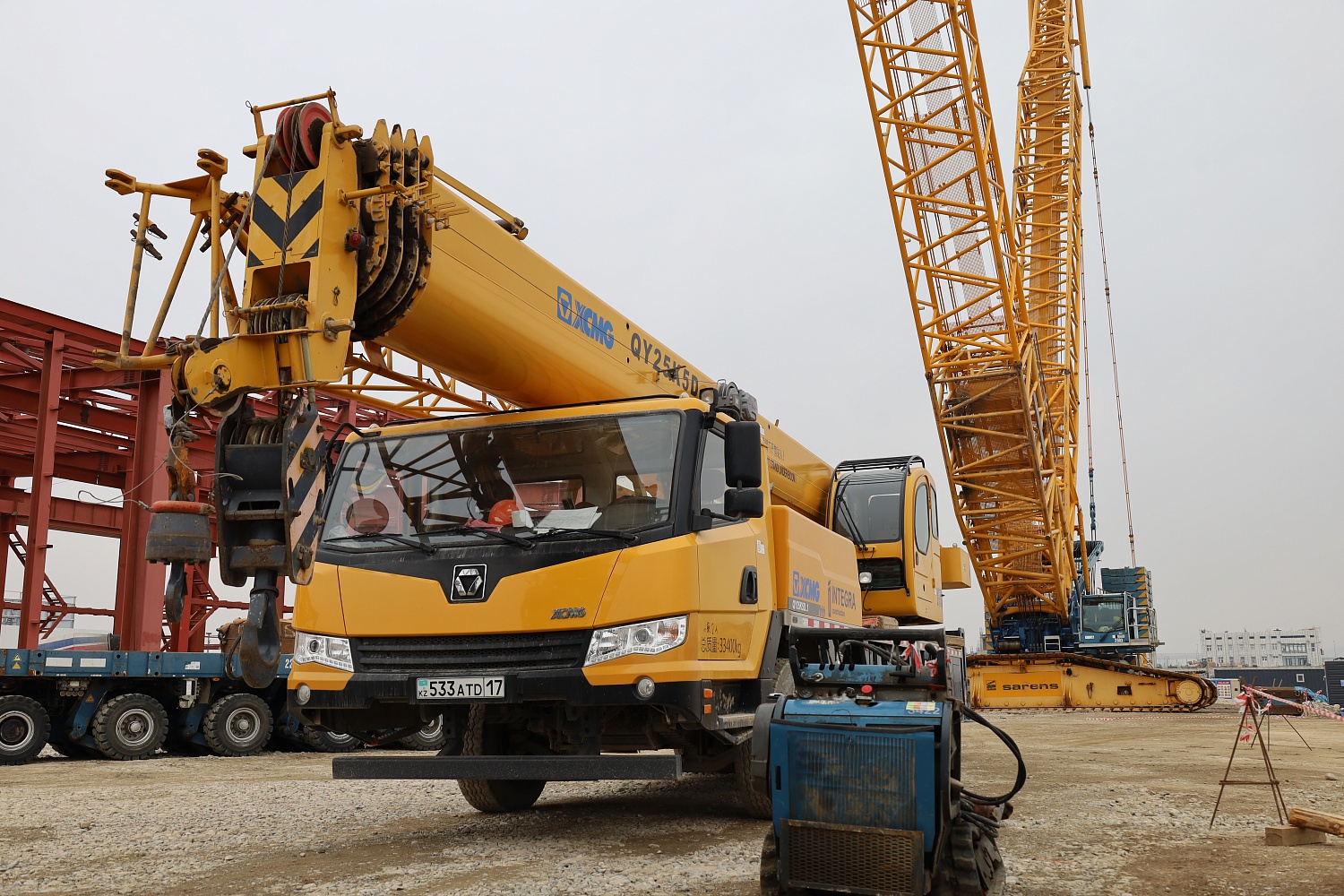 На площадку ТОО «ПГУ Туркестан» доставлен большегрузный кран 